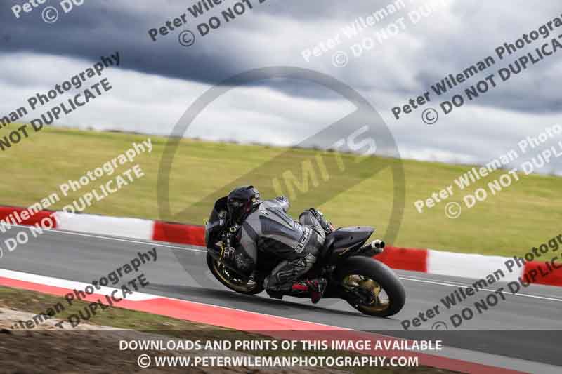 cadwell no limits trackday;cadwell park;cadwell park photographs;cadwell trackday photographs;enduro digital images;event digital images;eventdigitalimages;navarra;no limits trackdays;peter wileman photography;racing digital images;trackday digital images;trackday photos